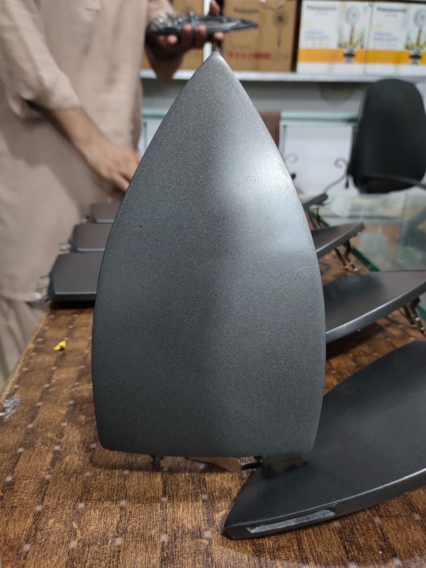 Inverter iron 400 watt (Plate Only) 2.2amp energy consumption