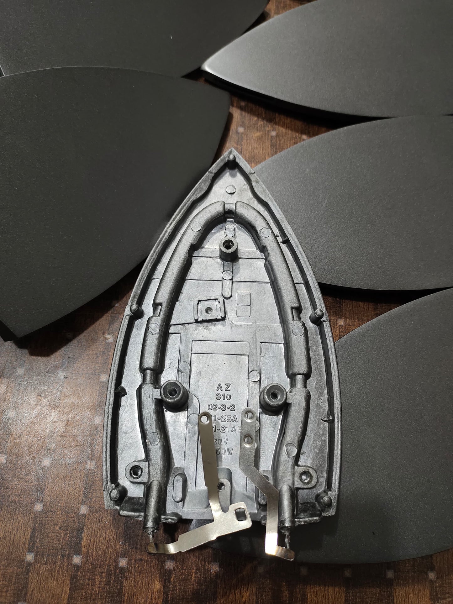 Inverter iron 400 watt (Plate Only) 2.2amp energy consumption